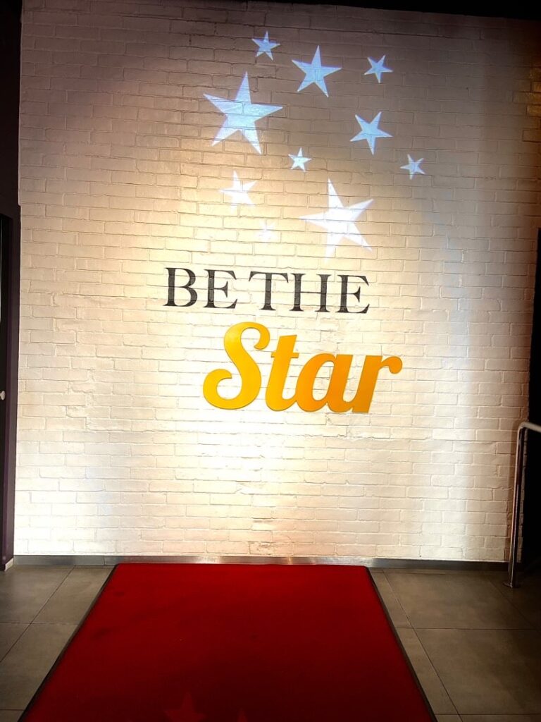 Be The Star On The Red Carpet