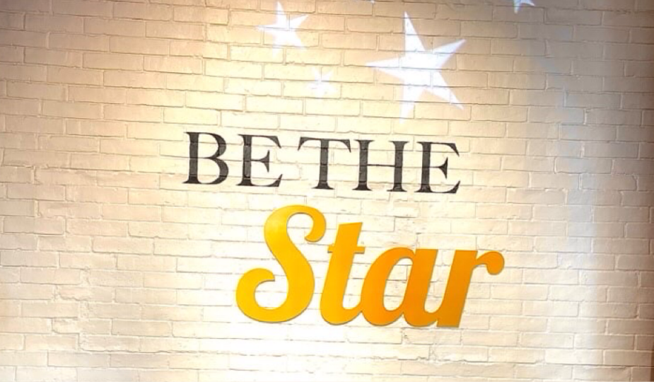 Be the star on the red carpet