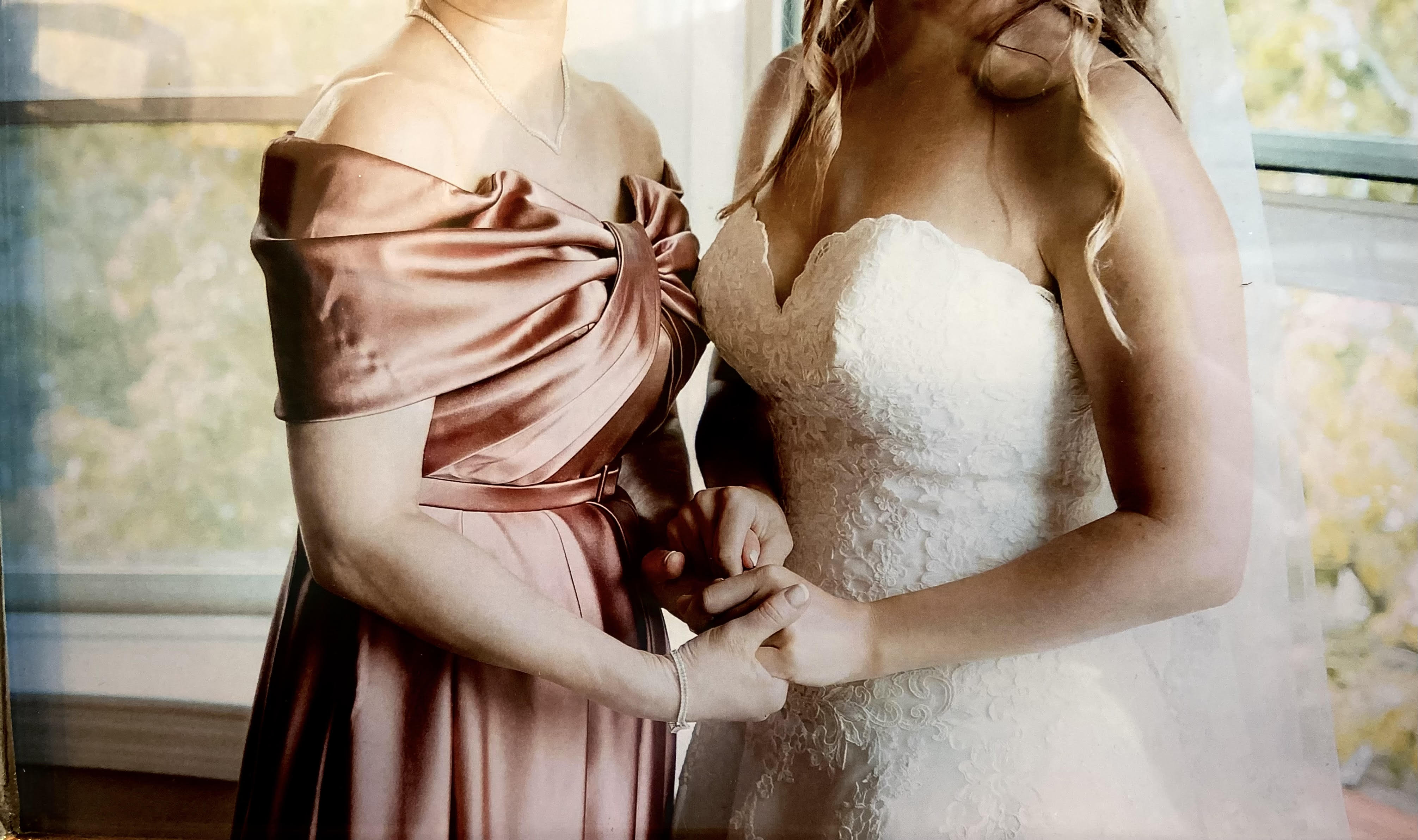Mom and Bride Posing for Wedding Ideas